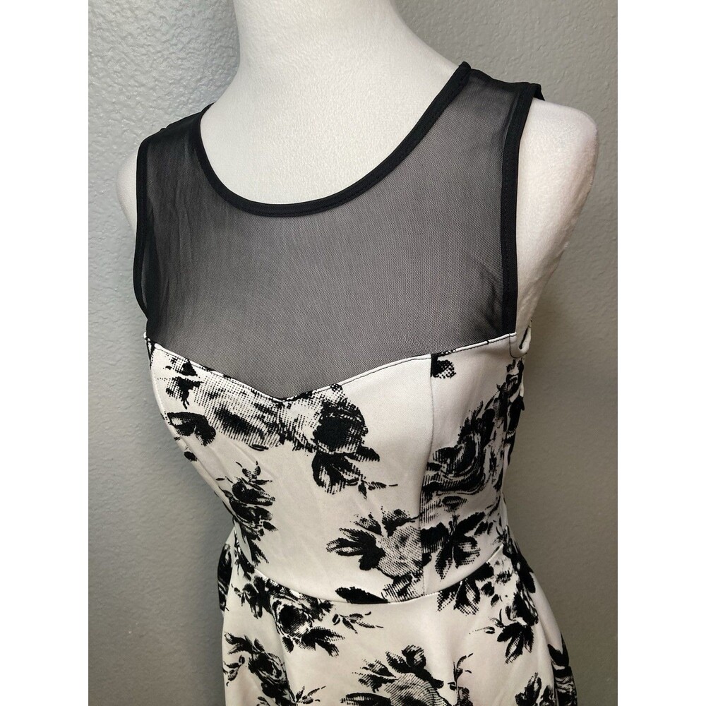 50s Style Fit & Flare Black White Floral Dress Medium Tradwife Mesh Neckline - Picture 5 of 11